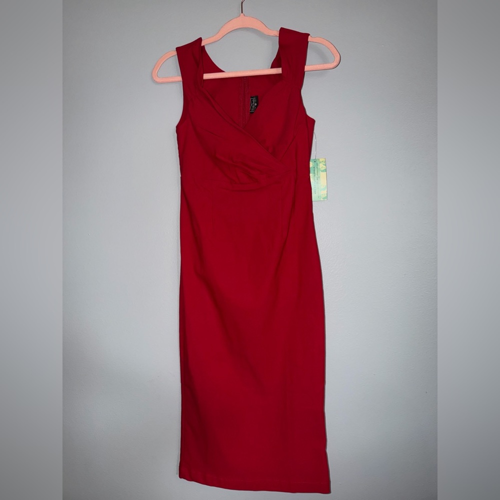 Elegant Red Sleeveless Dress